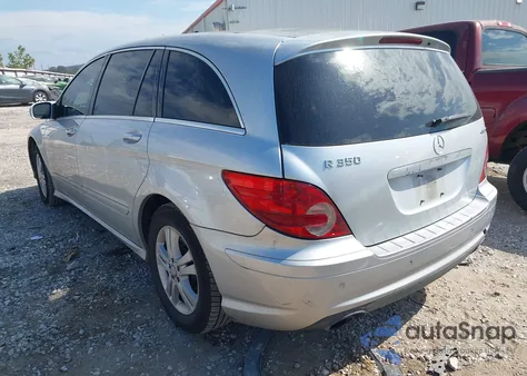 2008 Mercedes-Benz R 350 4Matic z USA, uszkodzony, nr VIN 4JGCB65E08A075829